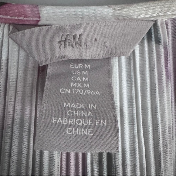 H&M Plissé Pink Watercolor Floral Long Sleeve V-Neck Dress Sz Medium - Picture 10 of 11